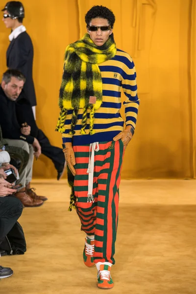 Look 43